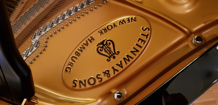 Pianoilta J.S. Bachin musiikin pianosovituksia Hetan kirkossa klo 19 - Hetan Musiikkipäivät logo