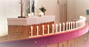 kynttilöiden sytytys pyhäinpäivänä